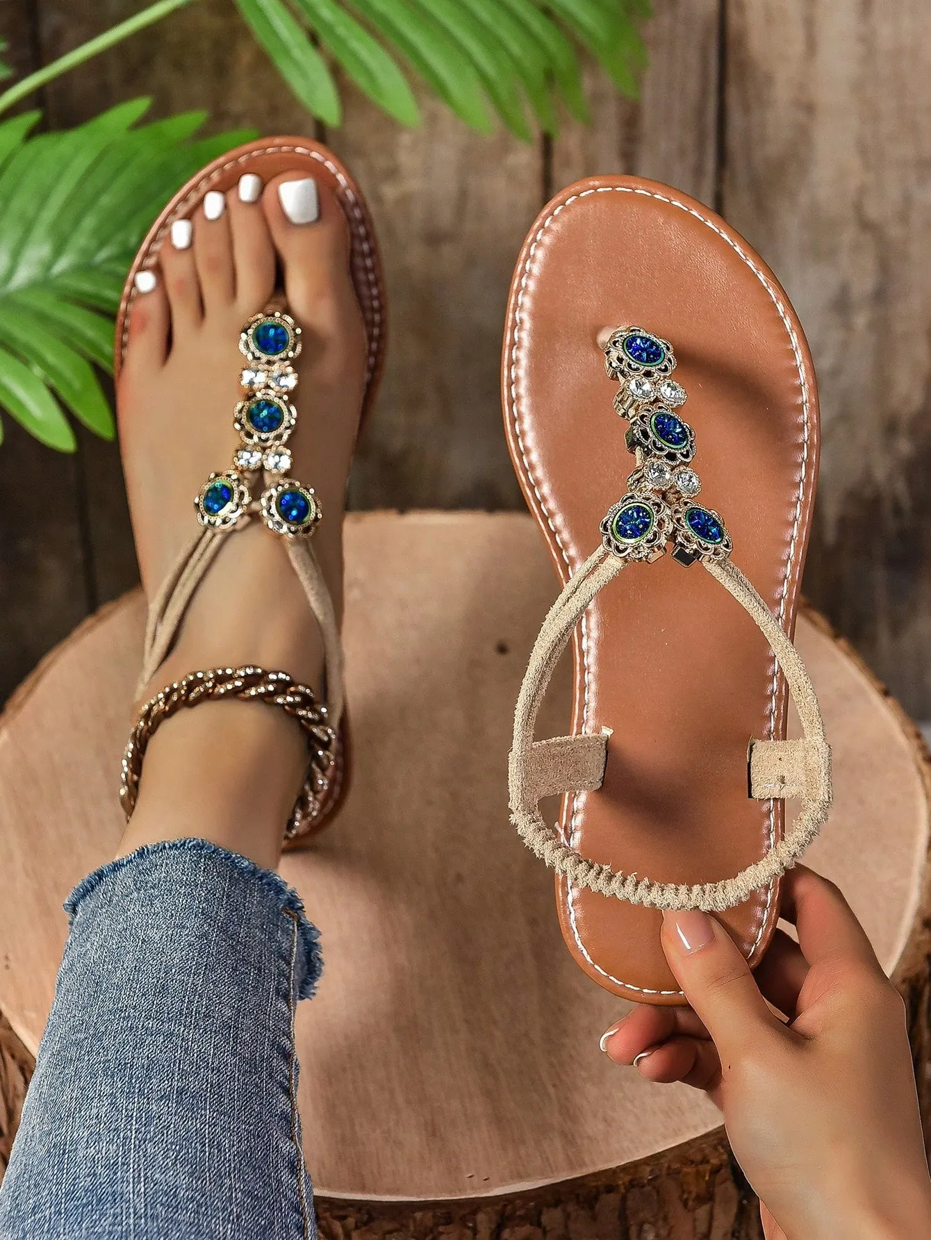 Fashionable Pearl and Rhinestone Roman Sandals