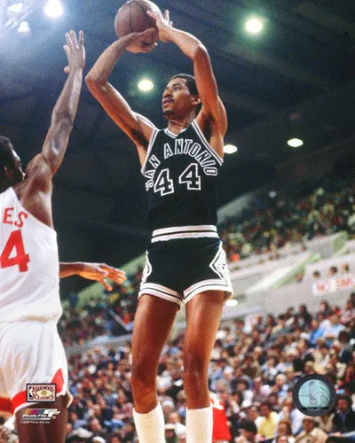 George Gervin "Jumper" (1978) San Antonio Spurs Premium Poster Print - Photofile Inc.