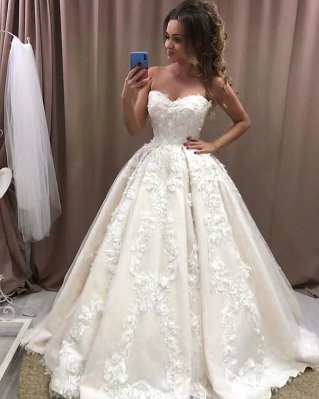 Long Ball Gown Sweetheart Wedding Dress with Floral Lace Appliques