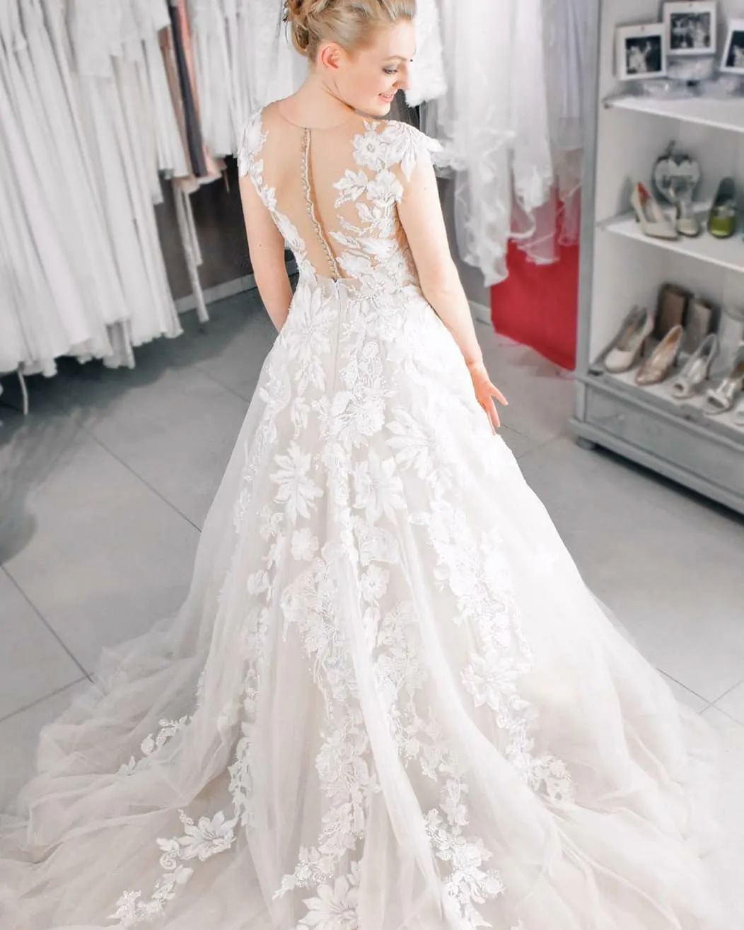 Long Mermaid Wedding Dress With Tulle Lace