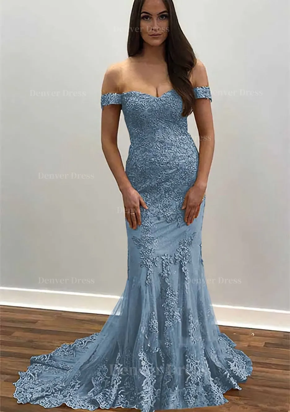 Trumpet/Mermaid Off-the-Shoulder Court Train Tulle Prom Dress With Lace Appliqued