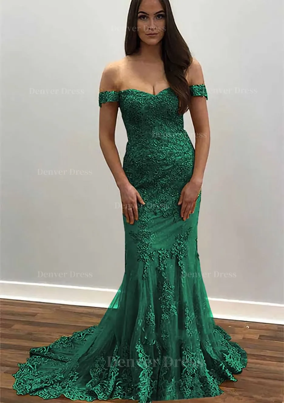 Trumpet/Mermaid Off-the-Shoulder Court Train Tulle Prom Dress With Lace Appliqued