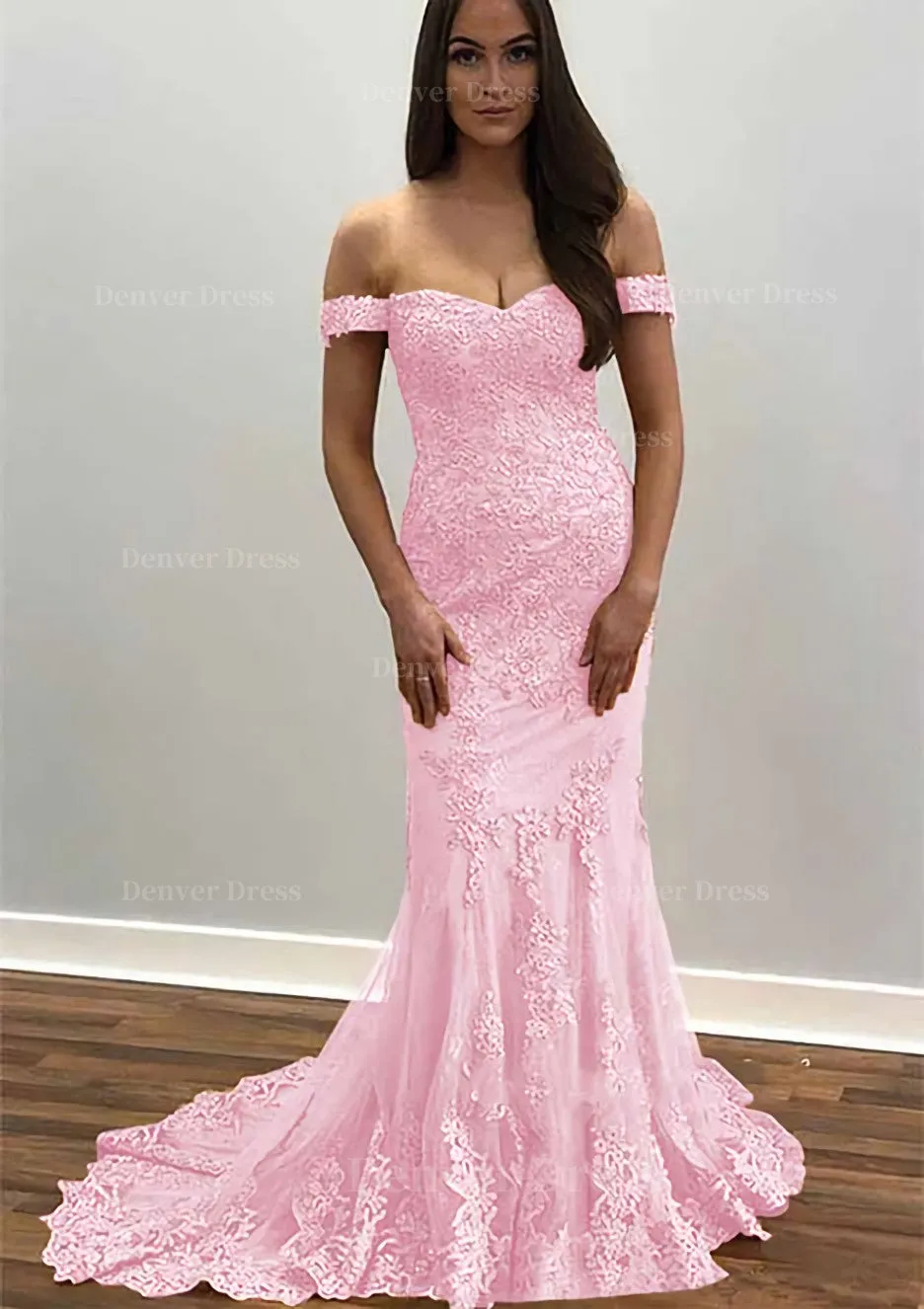 Trumpet/Mermaid Off-the-Shoulder Court Train Tulle Prom Dress With Lace Appliqued