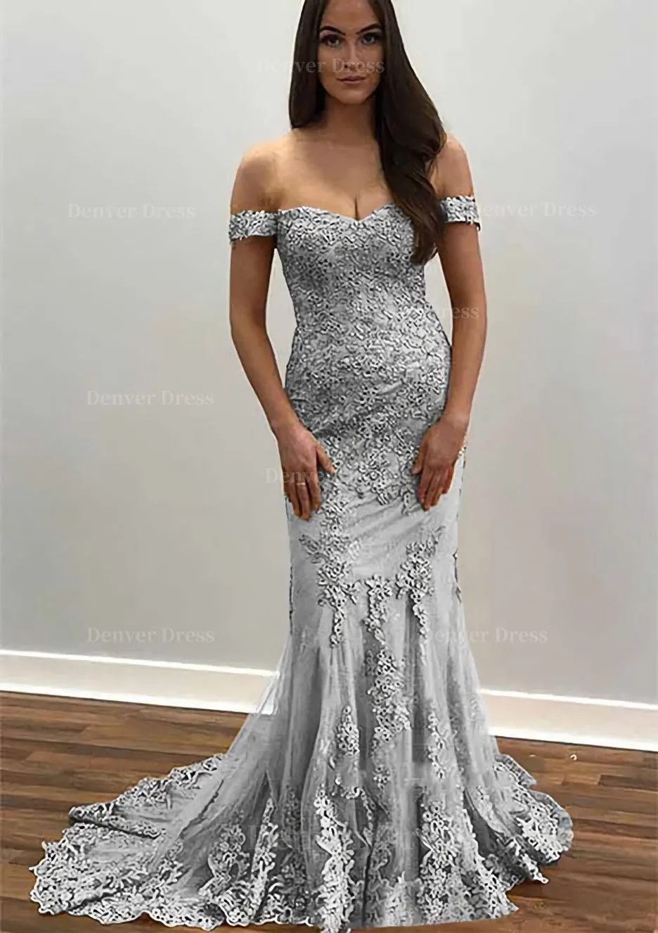 Trumpet/Mermaid Off-the-Shoulder Court Train Tulle Prom Dress With Lace Appliqued