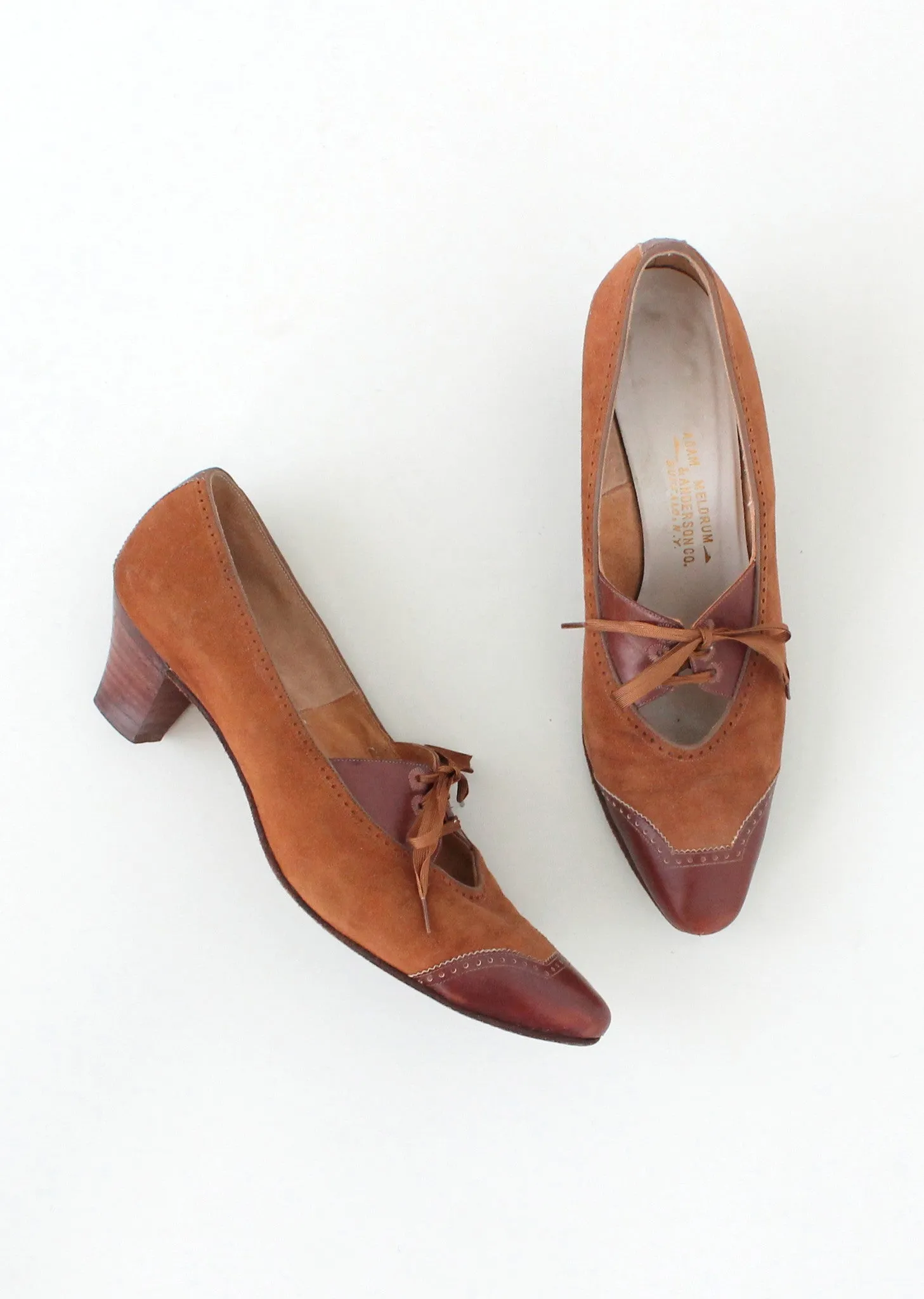 Vintage 1960s Two Tone Pointed Toe Oxfords