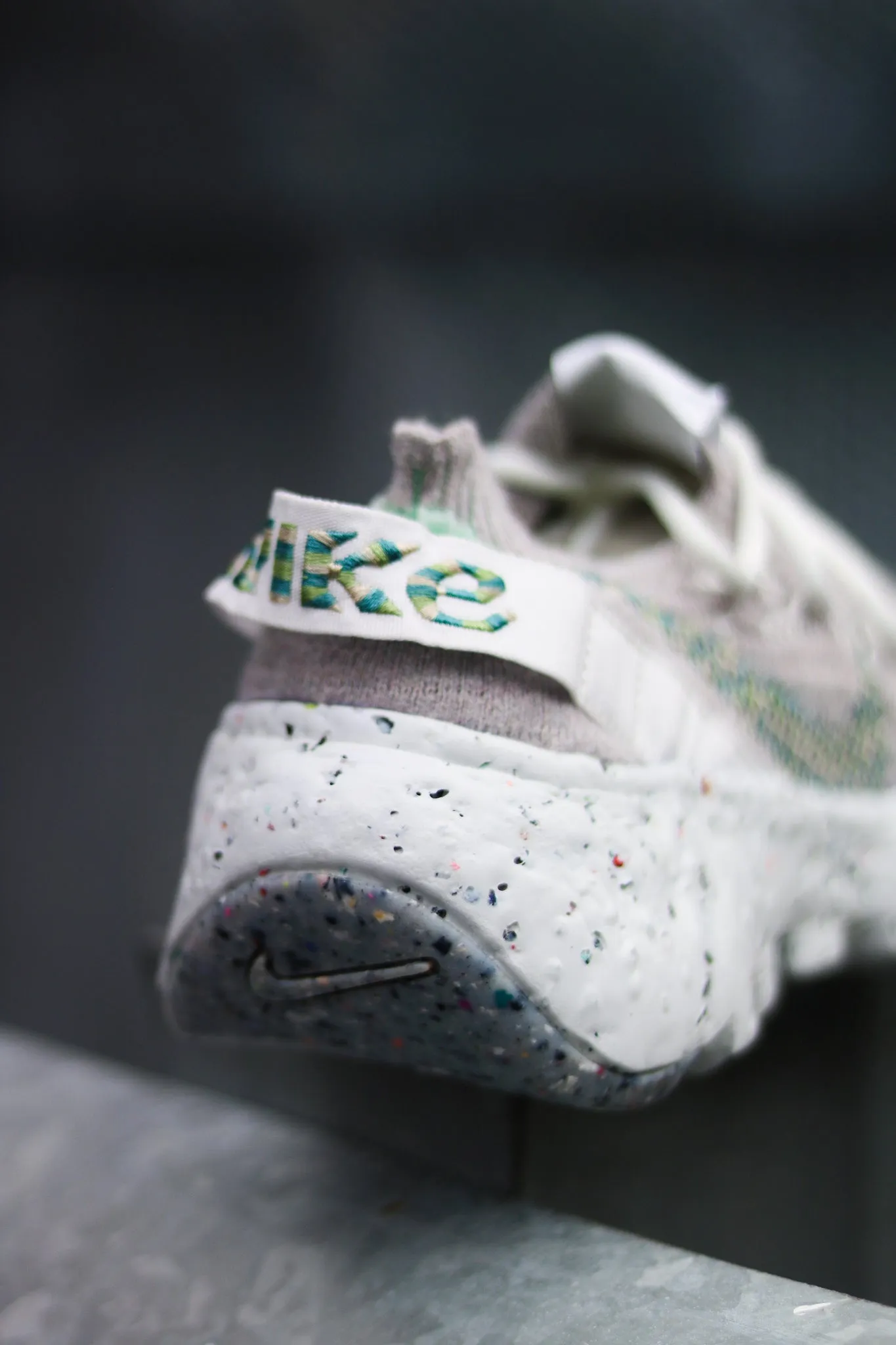 W NIKE SPACE HIPPIE 04 "WHT/MEAN GREEN"